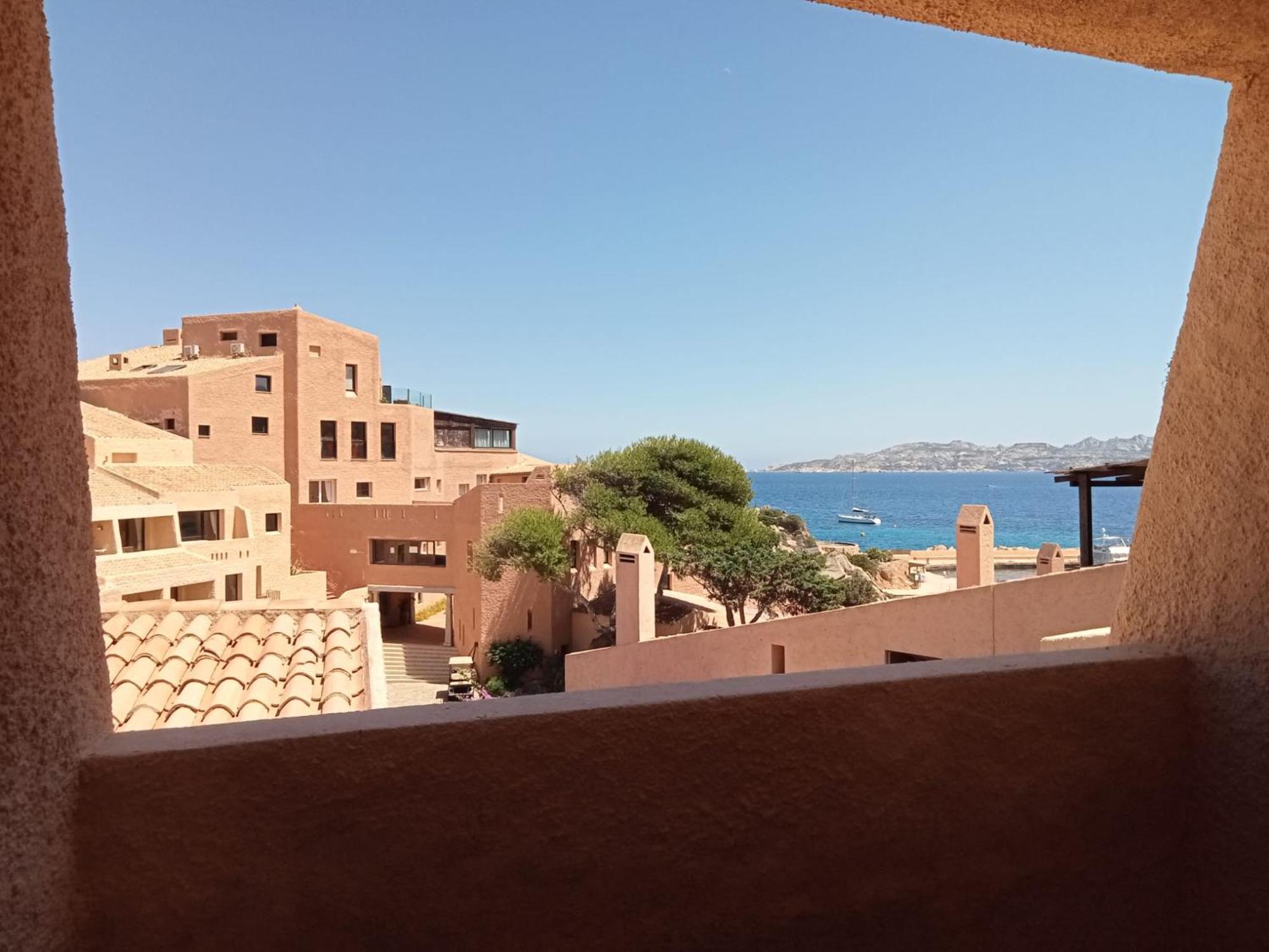 Hotel Cala Lunga La Maddalena  Exterior photo
