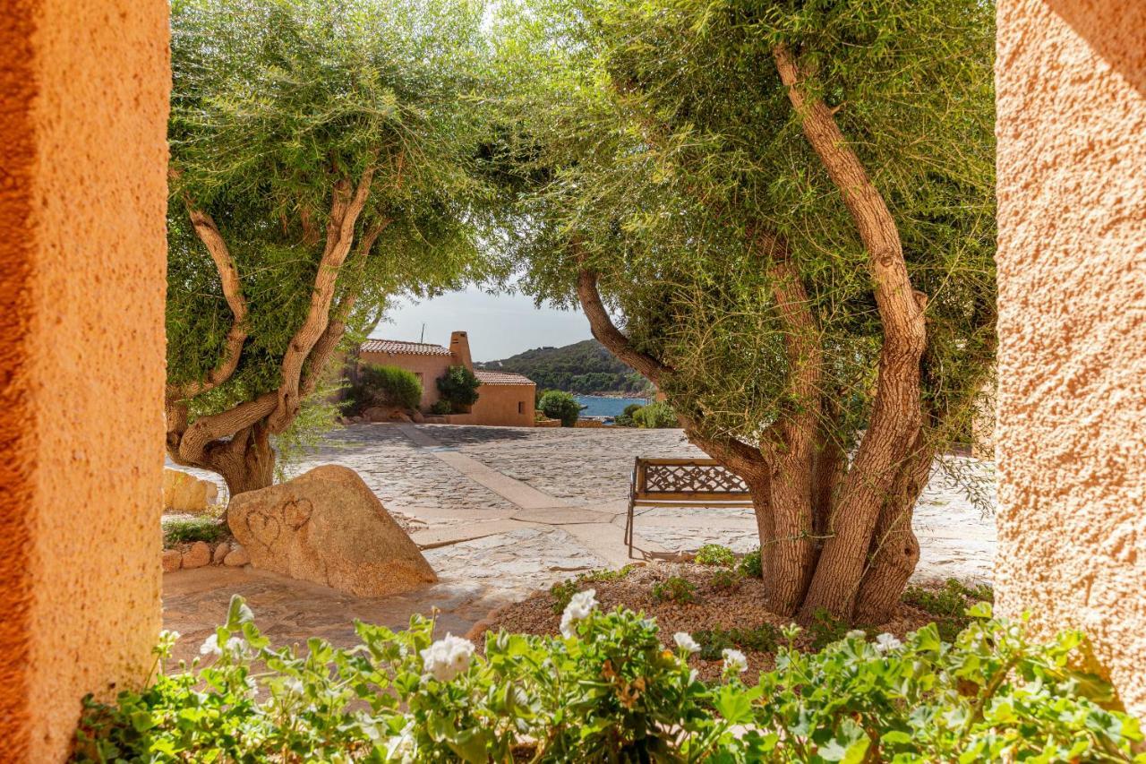 Hotel Cala Lunga La Maddalena  Exterior photo